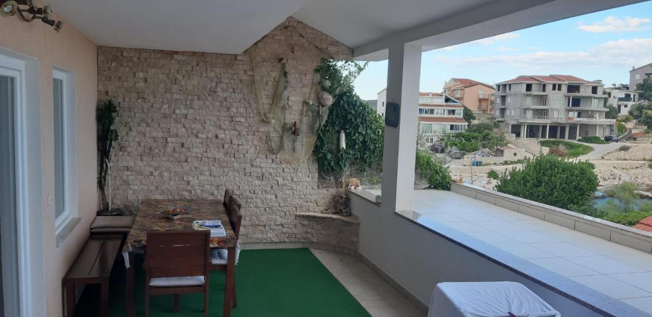 Apartments Luka Sevid Bagian luar foto
