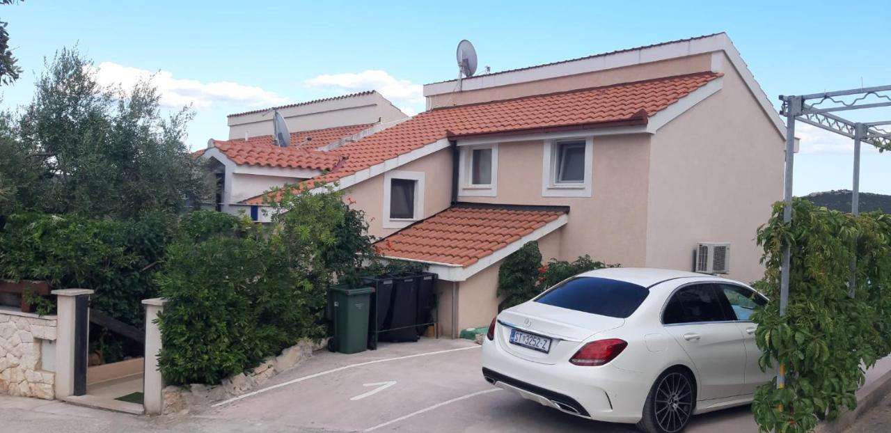 Apartments Luka Sevid Bagian luar foto