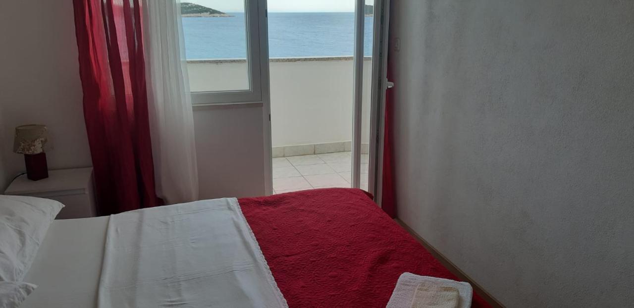 Apartments Luka Sevid Bagian luar foto