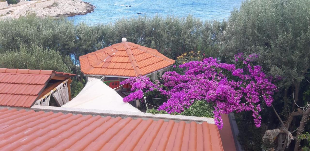 Apartments Luka Sevid Bagian luar foto