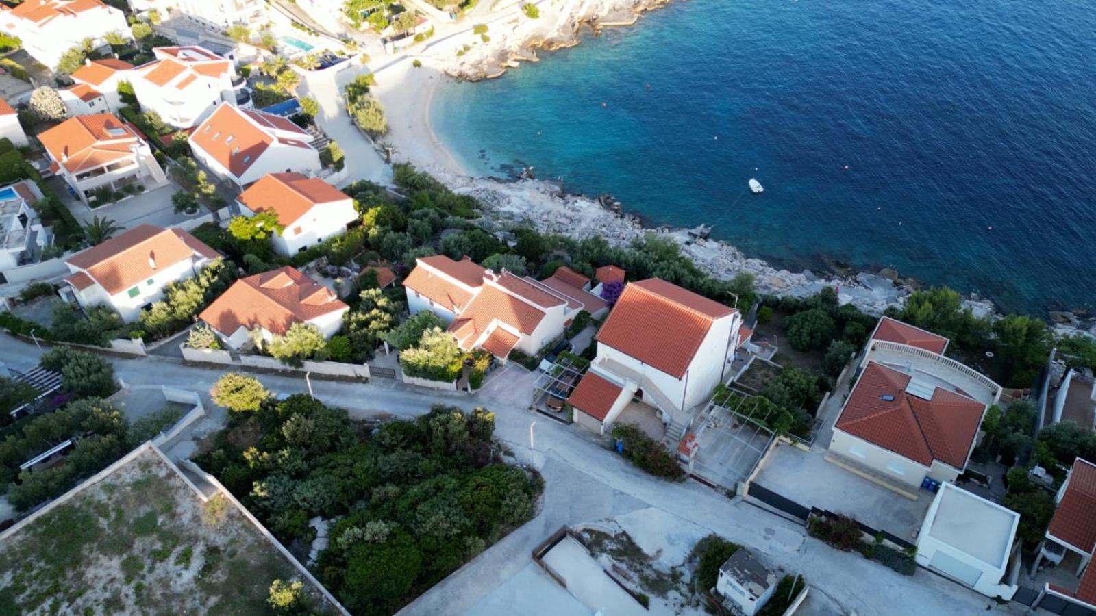 Apartments Luka Sevid Bagian luar foto