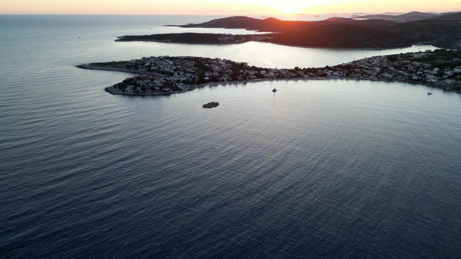 Apartments Luka Sevid Bagian luar foto