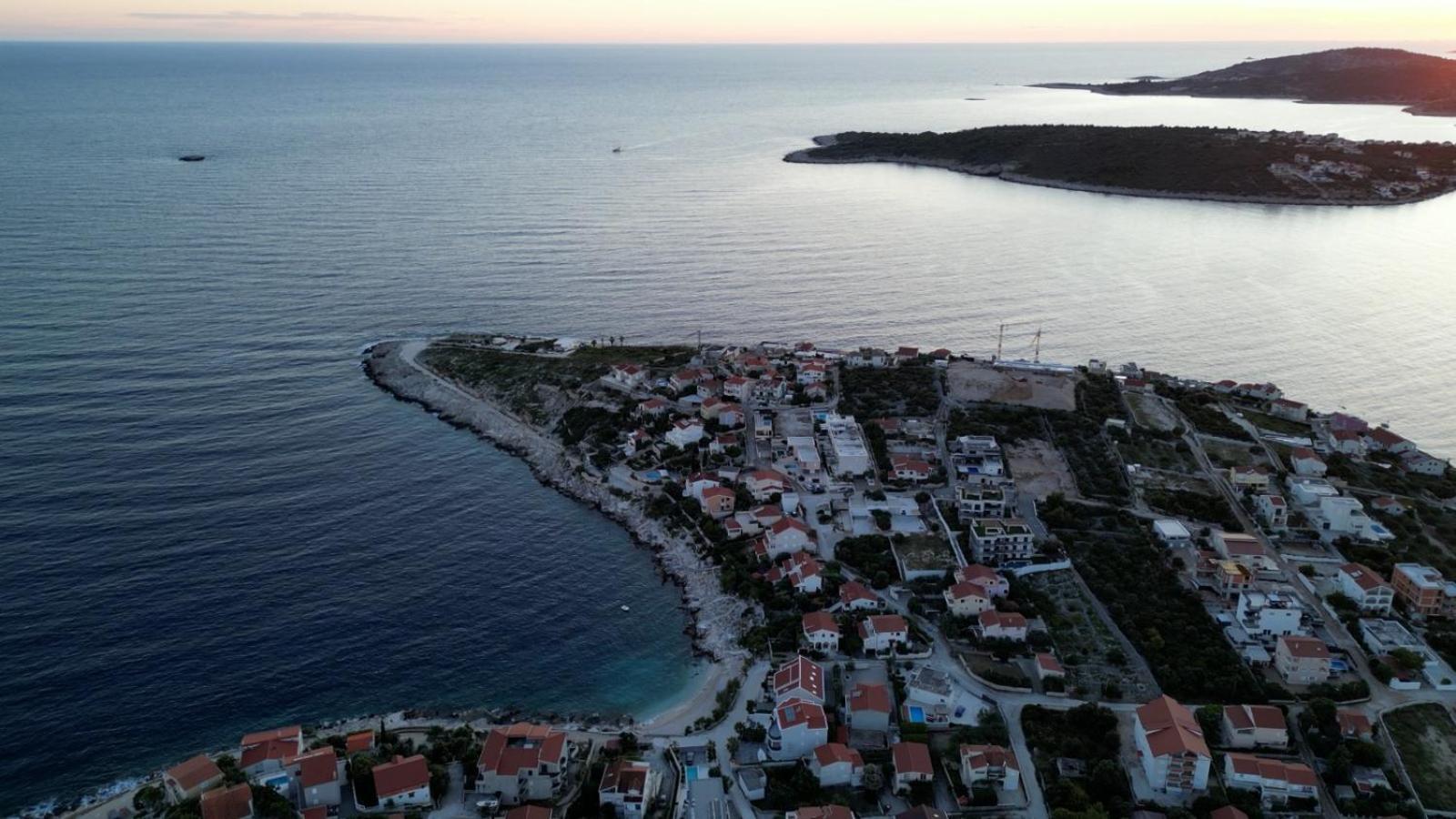 Apartments Luka Sevid Bagian luar foto