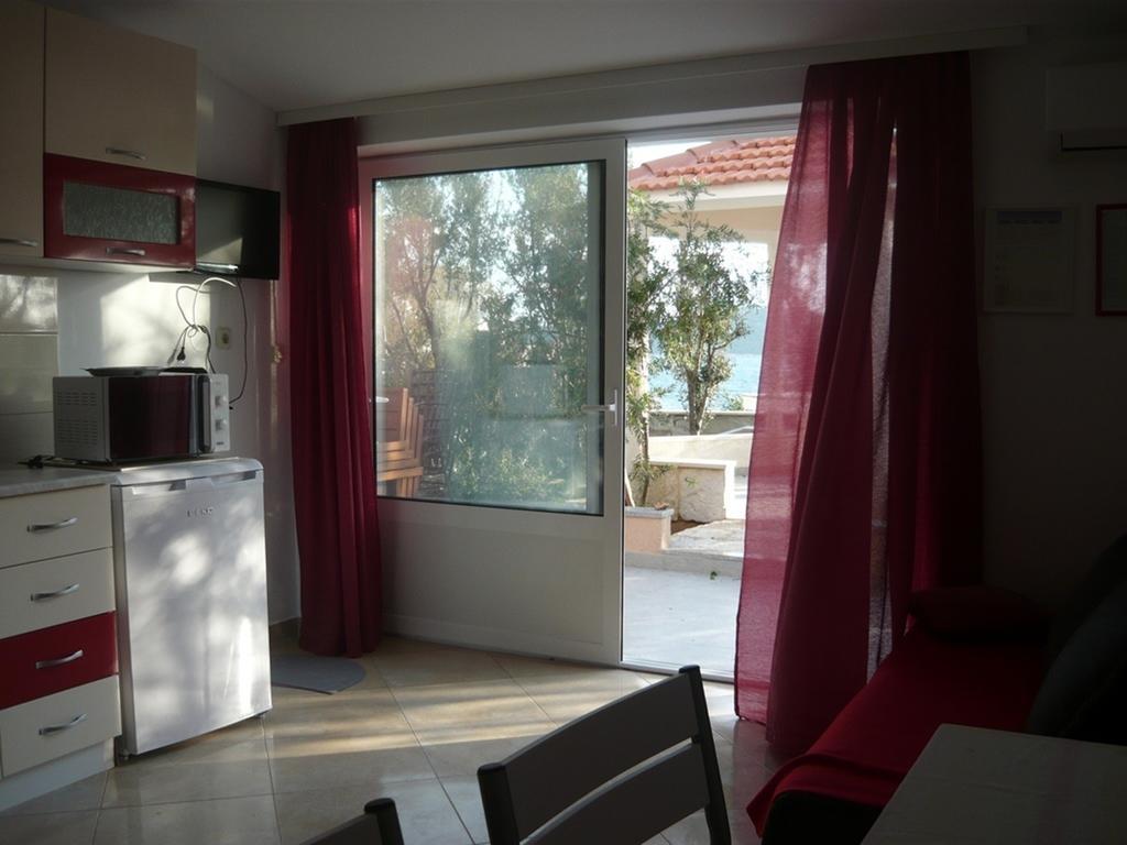Apartments Luka Sevid Bagian luar foto
