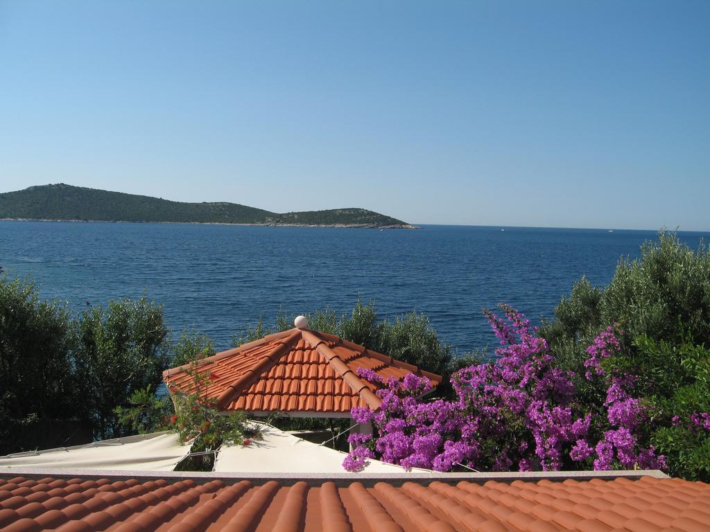 Apartments Luka Sevid Bagian luar foto